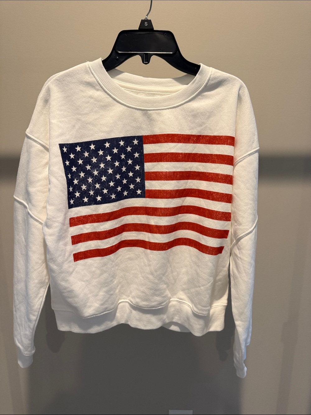 art class White Crewneck Sweatshirt with Red & Blue Flag Print